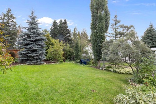 472 Cedarille Crescent Sw, Calgary, AB - Outdoor