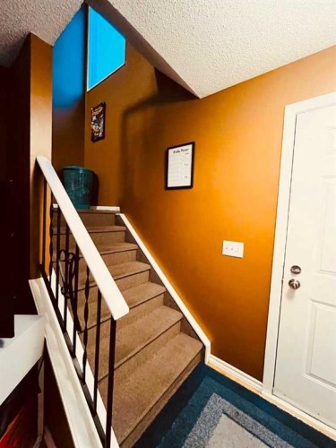 5625 Templehill Road Ne, Calgary, AB - Indoor Photo Showing Other Room