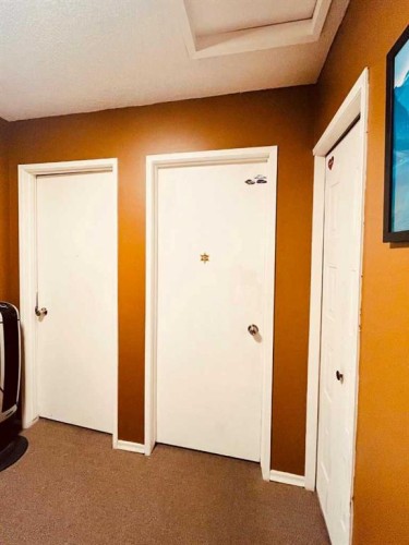 5625 Templehill Road Ne, Calgary, AB - Indoor Photo Showing Other Room