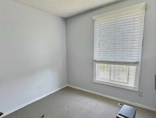 5625 Templehill Road Ne, Calgary, AB - Indoor Photo Showing Other Room