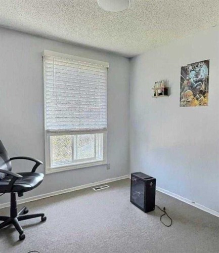 5625 Templehill Road Ne, Calgary, AB - Indoor Photo Showing Office