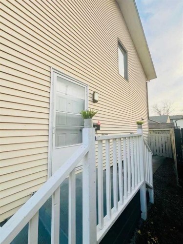 5625 Templehill Road Ne, Calgary, AB - Outdoor With Exterior