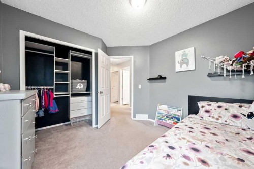 119 Bridlecreek Terrace, Calgary, AB - Indoor Photo Showing Bedroom