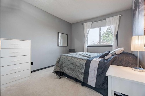 2427 Deer Side Drive, Calgary, AB - Indoor Photo Showing Bedroom