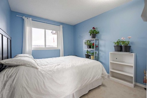 2427 Deer Side Drive, Calgary, AB - Indoor Photo Showing Bedroom