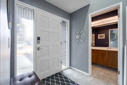 2427 Deer Side Drive, Calgary, AB - Indoor Photo Showing Other Room