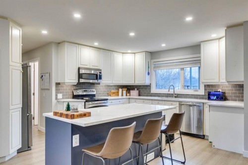 1324 Lake Sylvan Drive Se, Calgary, AB - Indoor Photo Showing Kitchen With Upgraded Kitchen