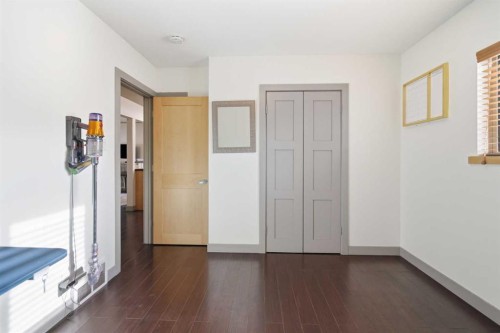 535 30 Avenue Nw, Calgary, AB - Indoor