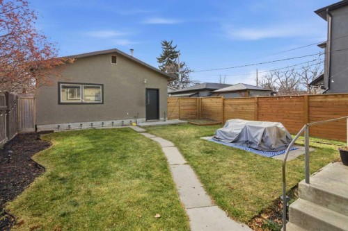 535 30 Avenue Nw, Calgary, AB - Outdoor