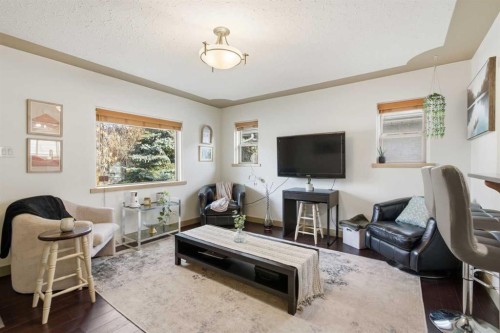 535 30 Avenue Nw, Calgary, AB - Indoor