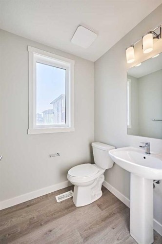444 Shawnee Square Sw, Calgary, AB - Indoor Photo Showing Bathroom