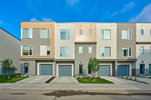 444 Shawnee Square Sw, Calgary, AB - Outdoor With Facade