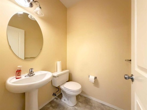 21 Panamount Hill Nw, Calgary, AB - Indoor Photo Showing Bathroom