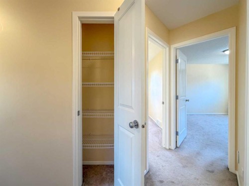 21 Panamount Hill Nw, Calgary, AB - Indoor Photo Showing Other Room