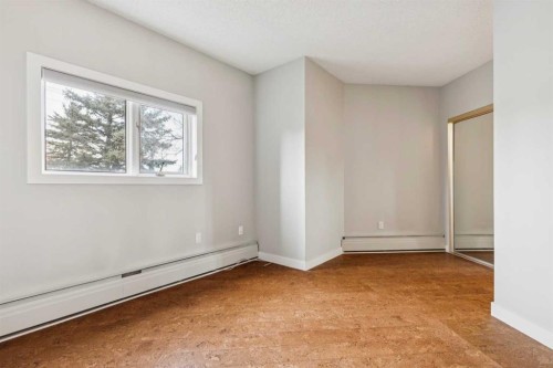 2D-215 2 Street Ne, Calgary, AB - Indoor Photo Showing Other Room