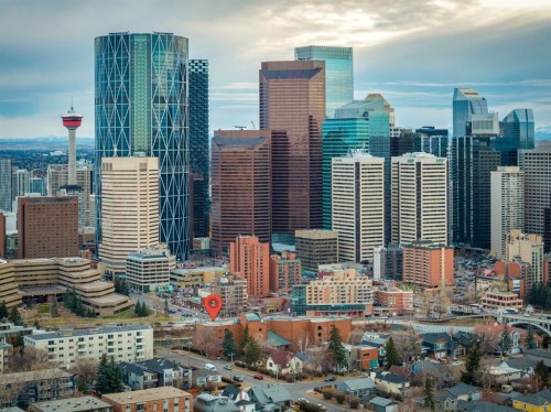 2D-215 2 Street Ne, Calgary, AB - Outdoor