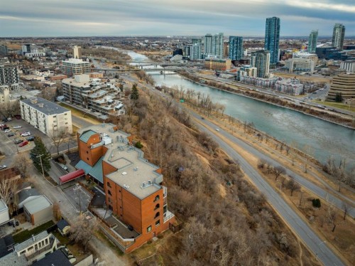 2D-215 2 Street Ne, Calgary, AB - Outdoor With View