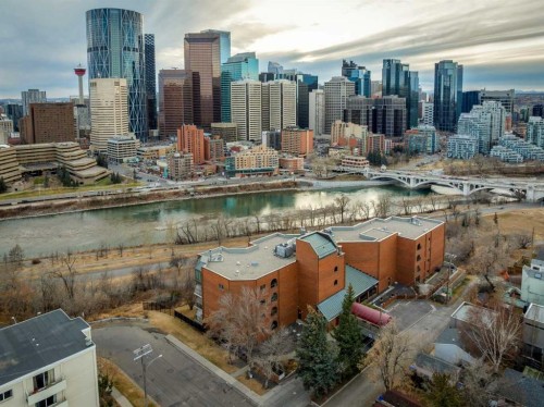 2D-215 2 Street Ne, Calgary, AB - Outdoor With View
