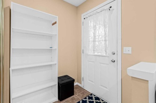 265 Fresno Place Ne, Calgary, AB - Indoor Photo Showing Other Room