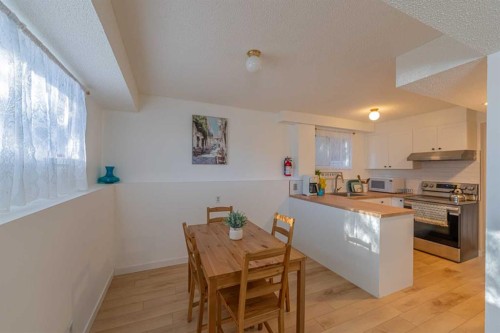 130 27 Avenue Nw, Calgary, AB - Indoor