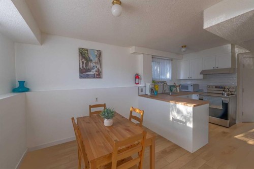 130 27 Avenue Nw, Calgary, AB - Indoor