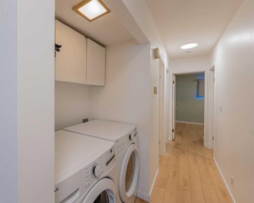 130 27 Avenue Nw, Calgary, AB - Indoor Photo Showing Laundry Room