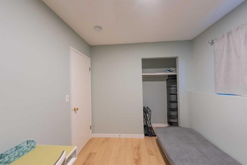 130 27 Avenue Nw, Calgary, AB - Indoor Photo Showing Other Room