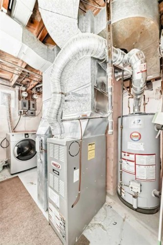 227 31 Avenue Ne, Calgary, AB - Indoor Photo Showing Basement