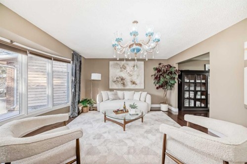 36 Varsity Estates Court Nw, Calgary, AB - Indoor Photo Showing Living Room