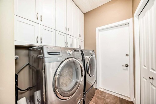 36 Varsity Estates Court Nw, Calgary, AB - Indoor Photo Showing Laundry Room