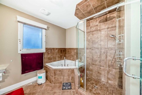 36 Varsity Estates Court Nw, Calgary, AB - Indoor Photo Showing Bathroom
