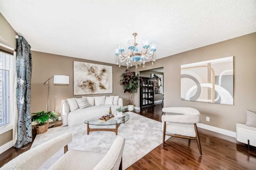 36 Varsity Estates Court Nw, Calgary, AB - Indoor Photo Showing Living Room