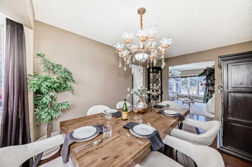 36 Varsity Estates Court Nw, Calgary, AB - Indoor Photo Showing Dining Room