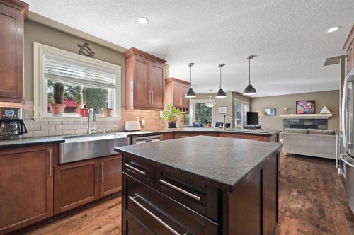 41 Strathridge Crescent Sw, Calgary, AB - Indoor Photo Showing Kitchen With Upgraded Kitchen