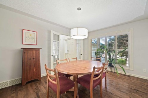 41 Strathridge Crescent Sw, Calgary, AB - Indoor Photo Showing Dining Room