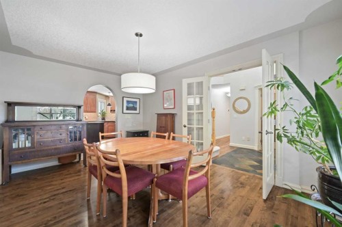 41 Strathridge Crescent Sw, Calgary, AB - Indoor Photo Showing Dining Room