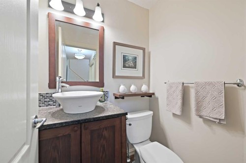 41 Strathridge Crescent Sw, Calgary, AB - Indoor Photo Showing Bathroom