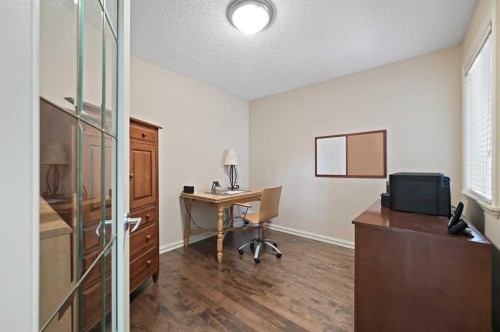 41 Strathridge Crescent Sw, Calgary, AB - Indoor Photo Showing Office