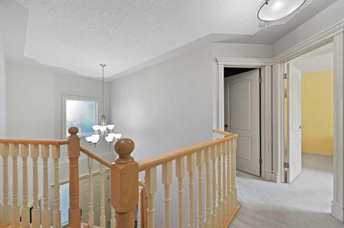 41 Strathridge Crescent Sw, Calgary, AB - Indoor Photo Showing Other Room