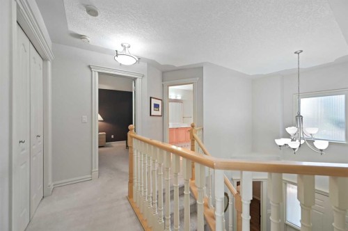 41 Strathridge Crescent Sw, Calgary, AB - Indoor Photo Showing Other Room