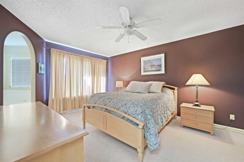 41 Strathridge Crescent Sw, Calgary, AB - Indoor Photo Showing Bedroom