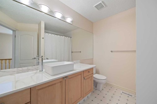 41 Strathridge Crescent Sw, Calgary, AB - Indoor Photo Showing Bathroom