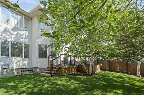 41 Strathridge Crescent Sw, Calgary, AB - Outdoor
