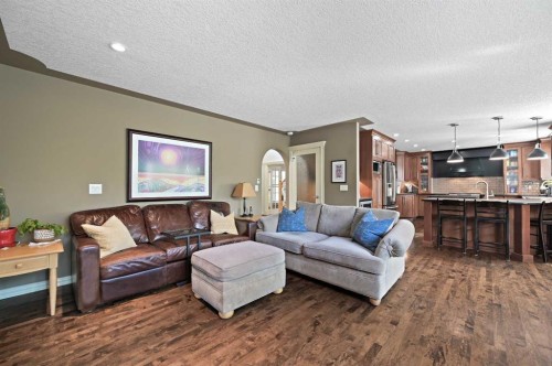 41 Strathridge Crescent Sw, Calgary, AB - Indoor Photo Showing Living Room