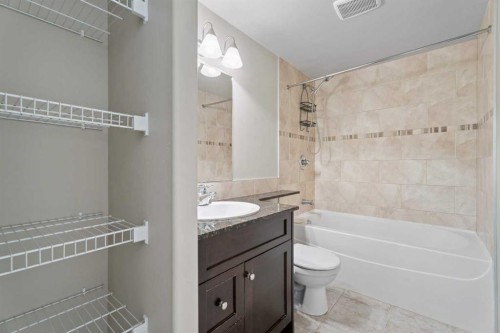 404-728 3 Avenue Nw, Calgary, AB - Indoor Photo Showing Bathroom