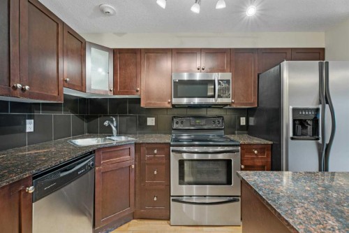 404-728 3 Avenue Nw, Calgary, AB - Indoor Photo Showing Kitchen