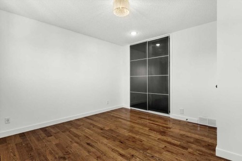 73 Sunvale Crescent Se, Calgary, AB - Indoor Photo Showing Other Room