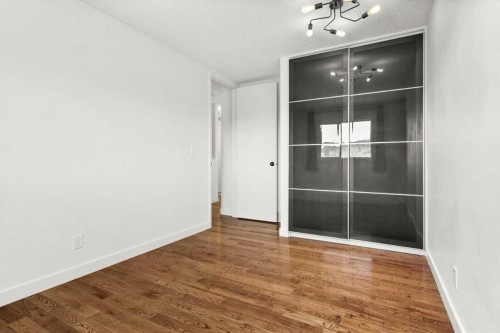 73 Sunvale Crescent Se, Calgary, AB - Indoor Photo Showing Other Room