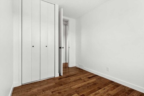 73 Sunvale Crescent Se, Calgary, AB - Indoor Photo Showing Other Room