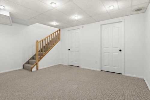 73 Sunvale Crescent Se, Calgary, AB - Indoor Photo Showing Other Room